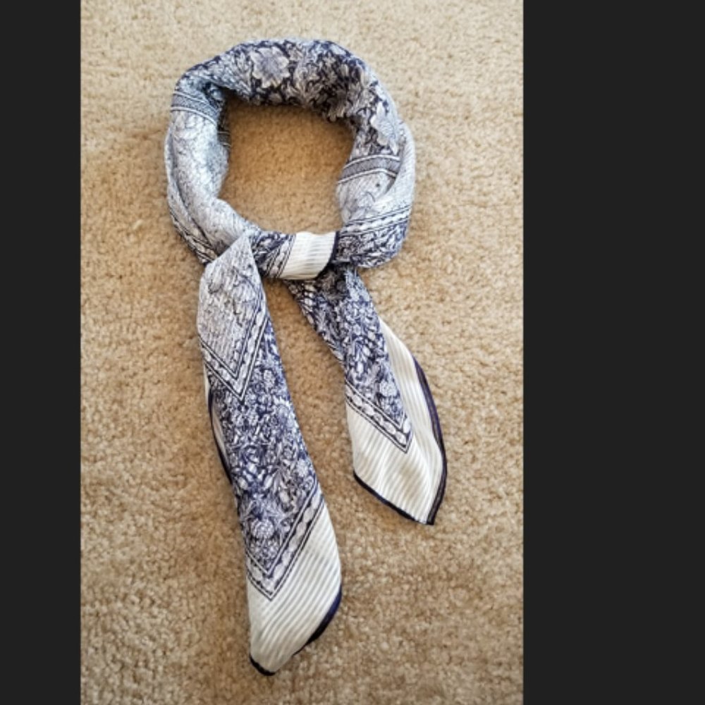 Oscar de La Renta Silk Shawl